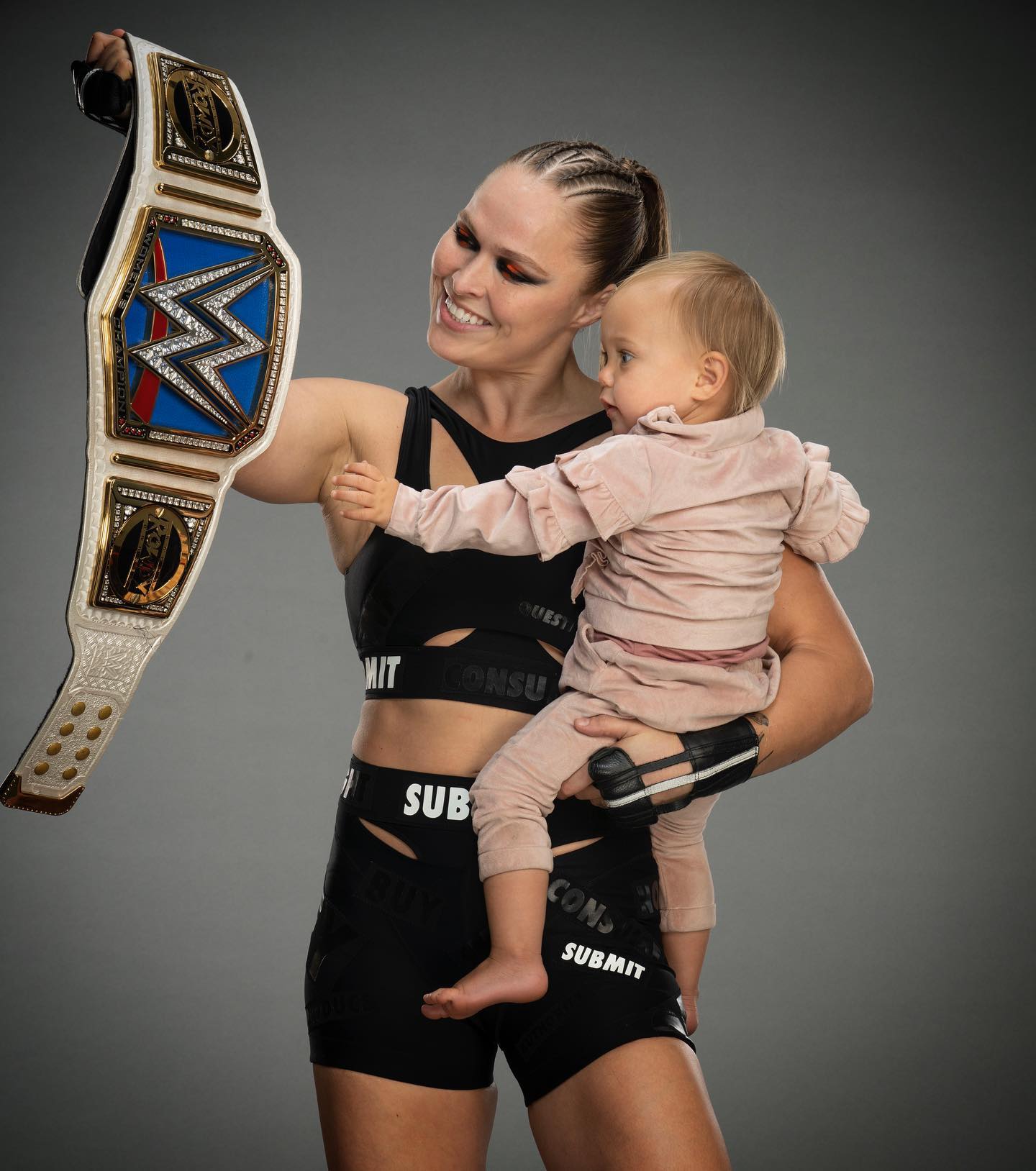 Ronda Rousey: del MMA a la maternidad - Portada