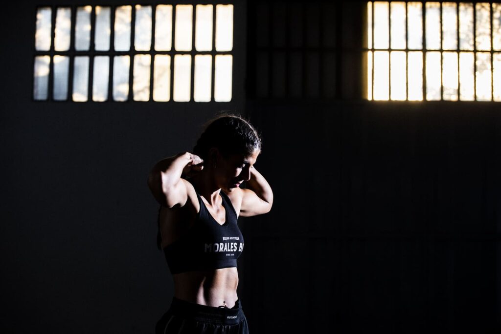 Rutinas de acondicionamiento físico para boxear - Portada Morales