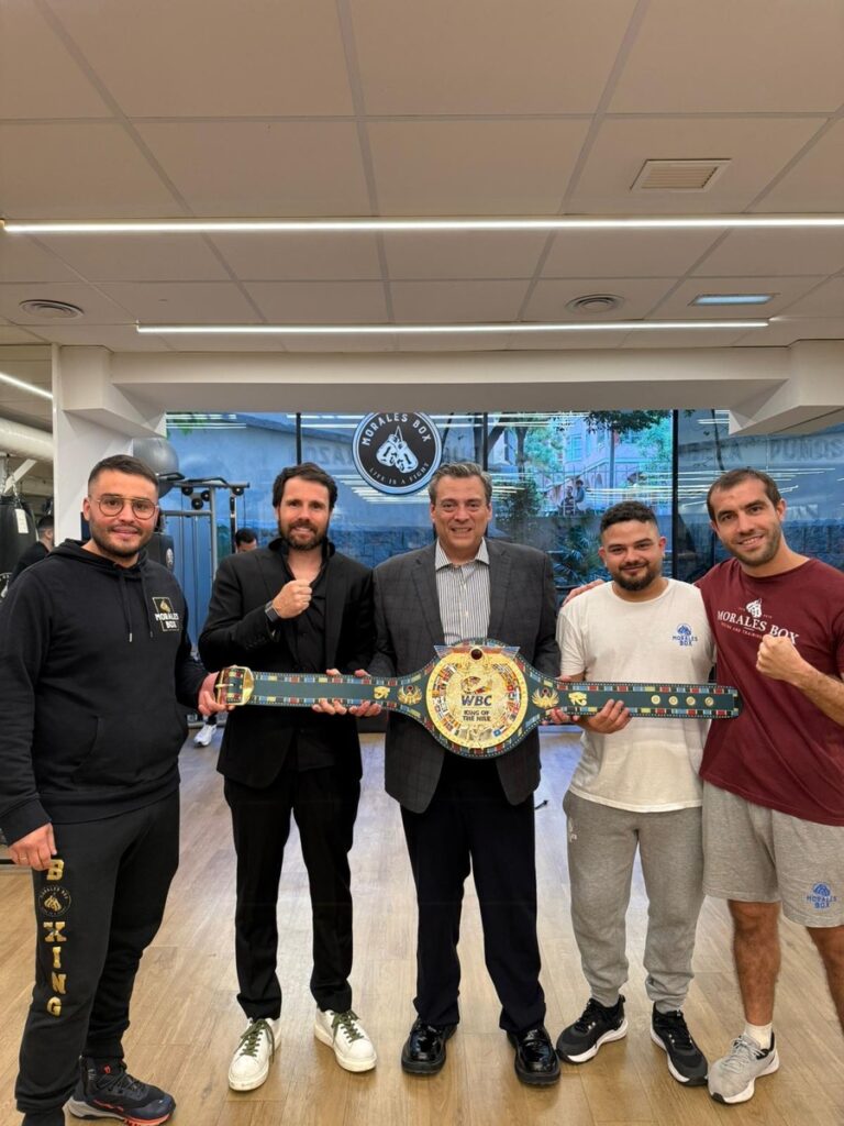 Cristian Morales ejerce de anfitrión de lujo en la visita del WBC a España - Portada