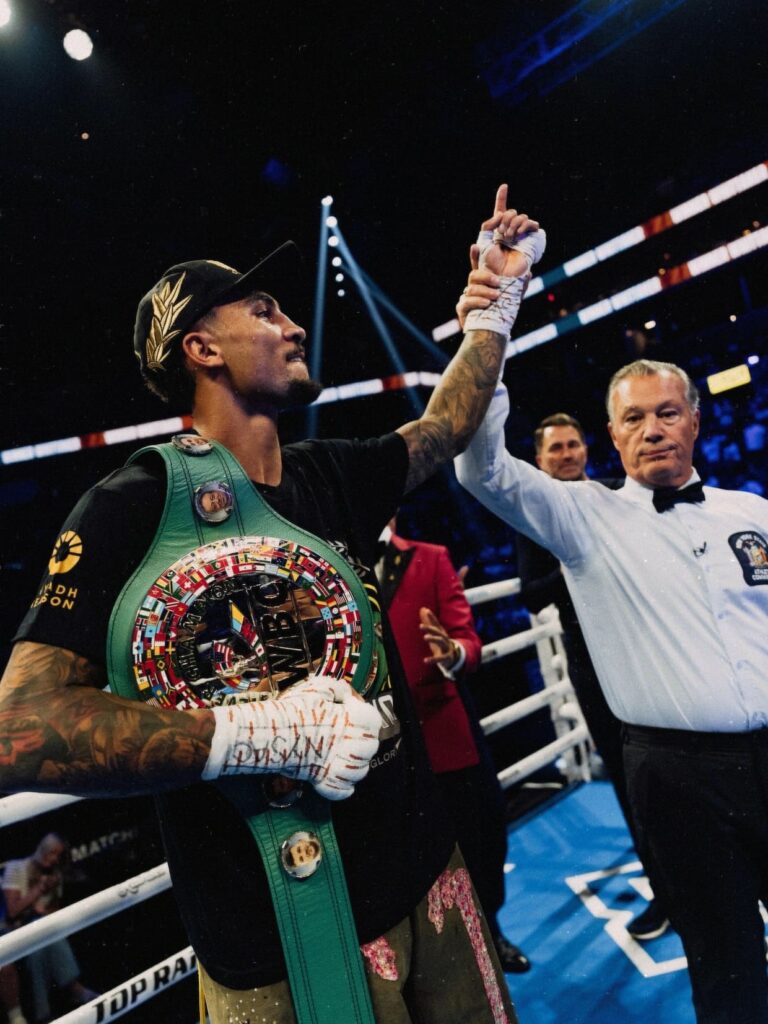 Ben Whitaker, el boxeador viral y poco ortodoxo - Campeón