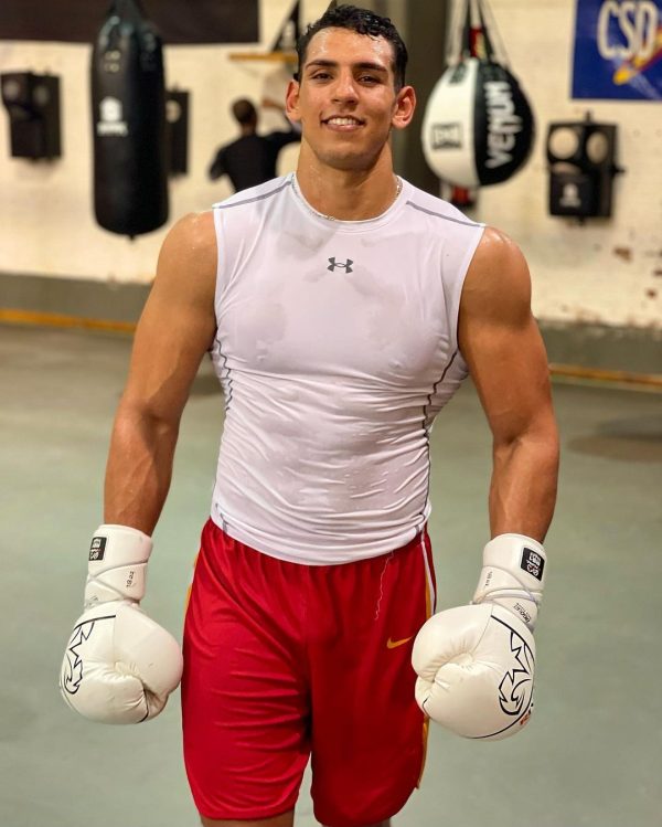 Ayoub Ghadfa, de boxear contra el acoso a plata olímpica - Del MMA al boxeo